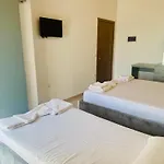 Petros Hotel *