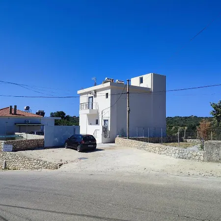 Hotel Petros Himarë