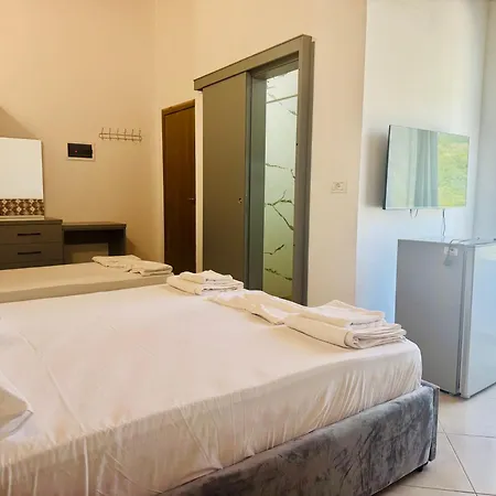 Hotel Petros *
