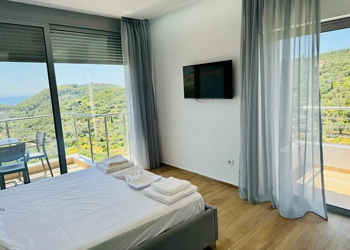 Petros Hotel