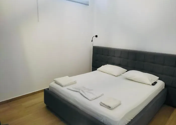 Petros Otel Himarë