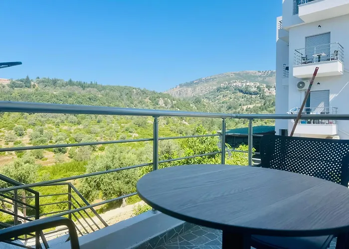 Petros Hotel *